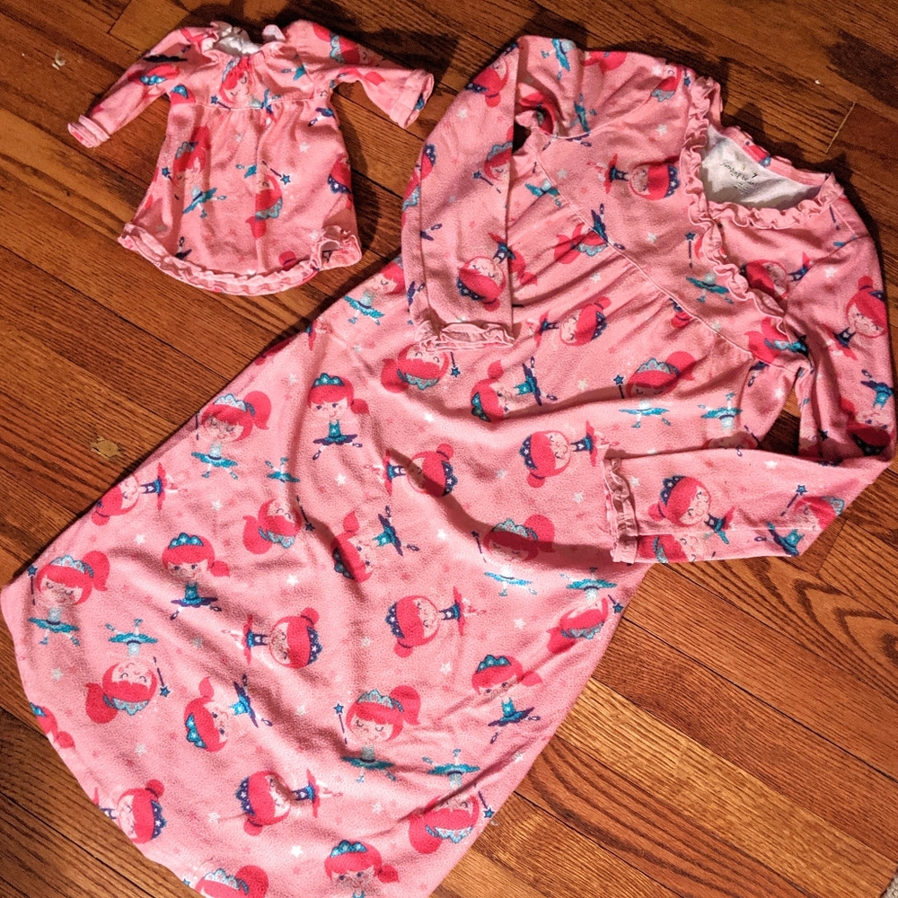 Size 7 Jumping Beans Nightgown